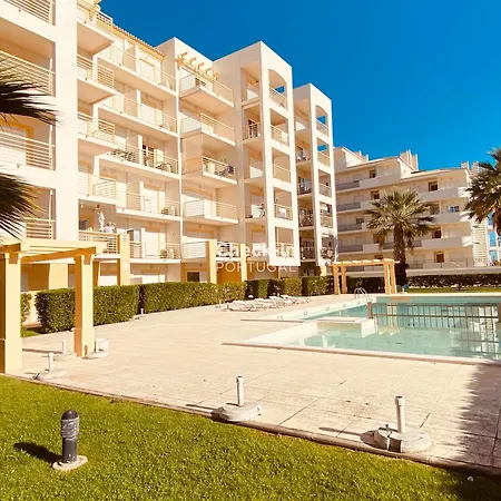Vista - Shared Pool - 4 Guests - * Albufeira