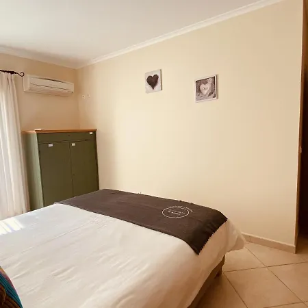 Apartment Vista - Shared Pool - 4 Guests - *